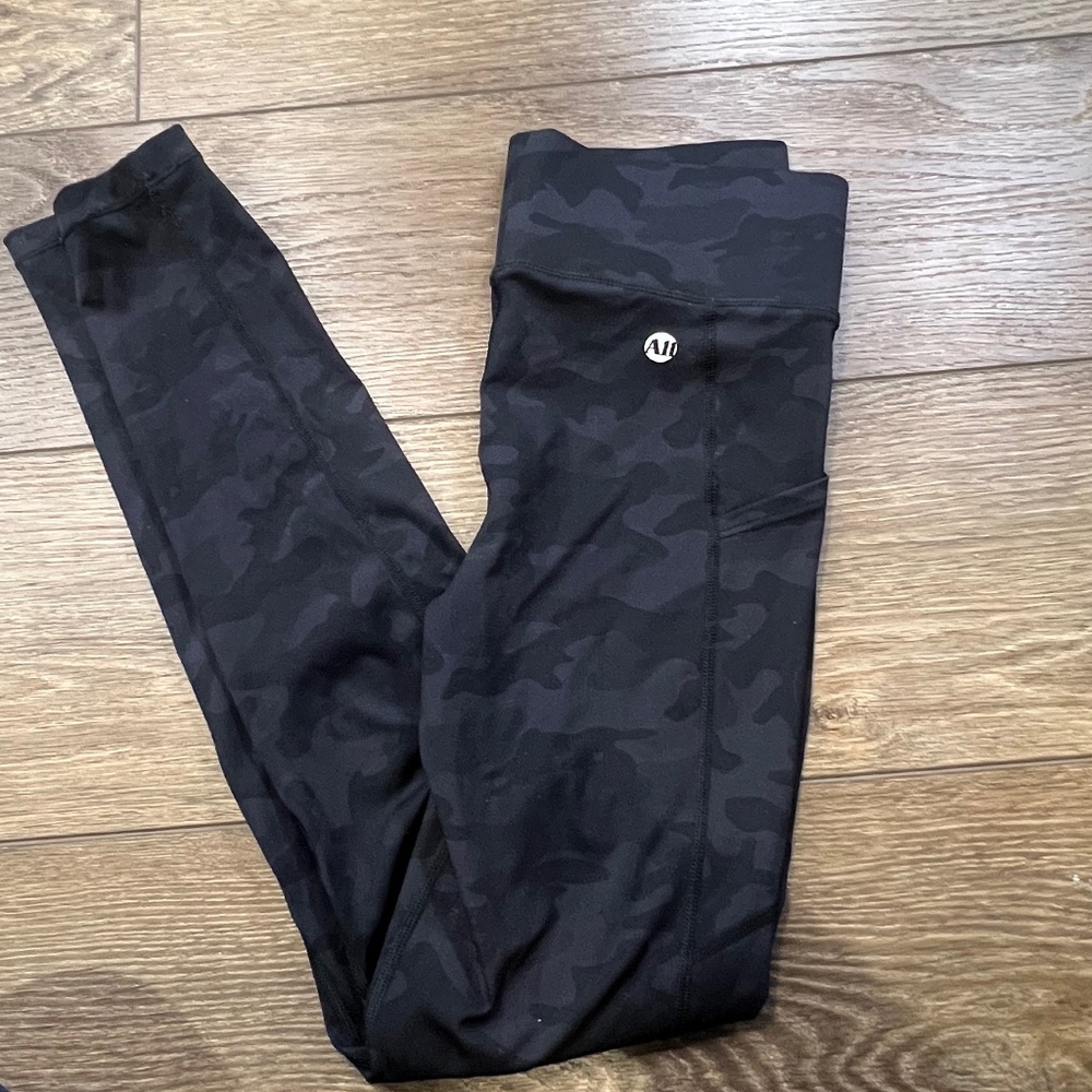 All Access Center Stage Women's Pocket Leggings, Black Camo, Size XS